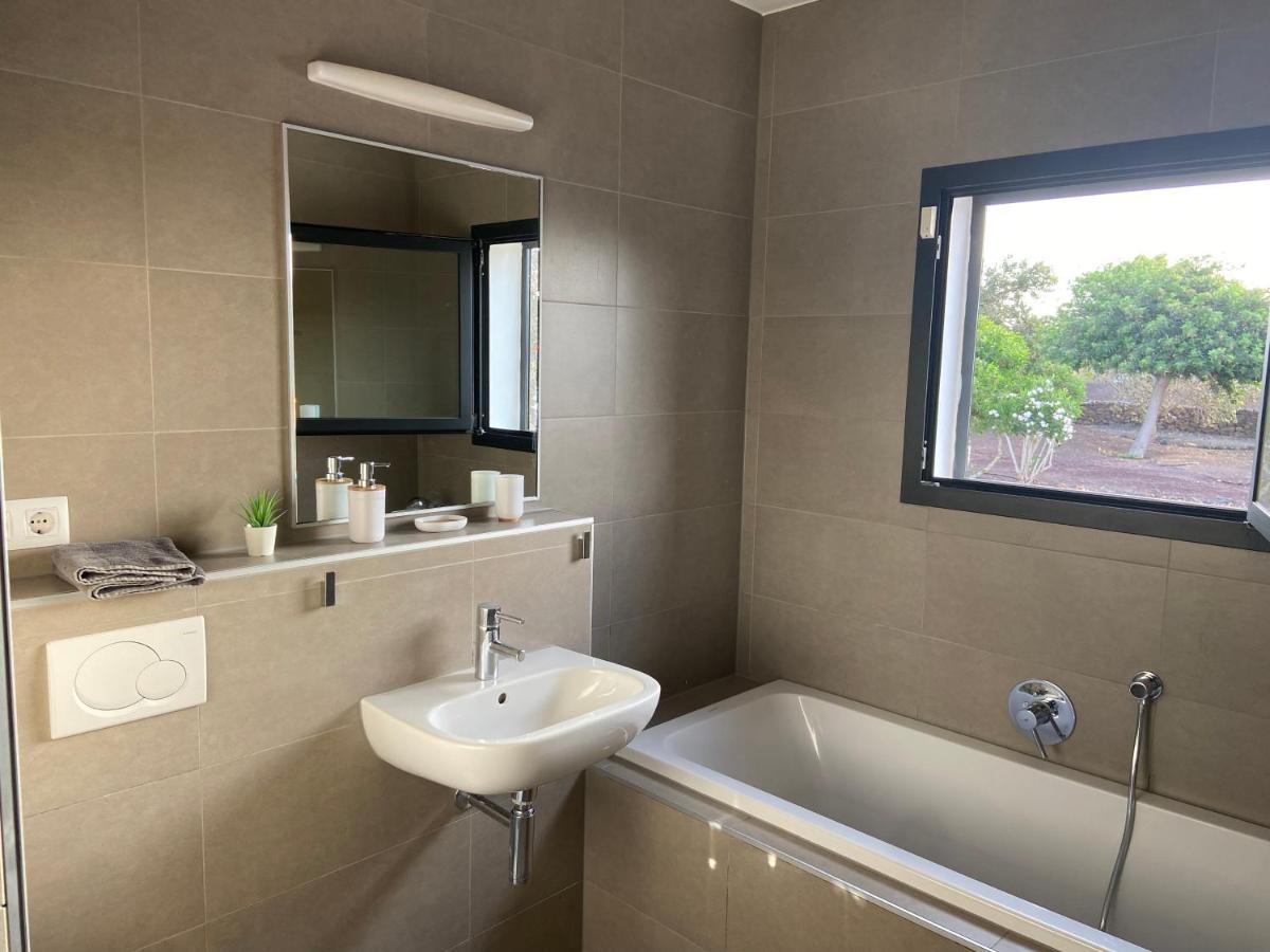 Heated & Shared Pool Villa Matriana 36A, North Shore Villas Lajares Esterno foto